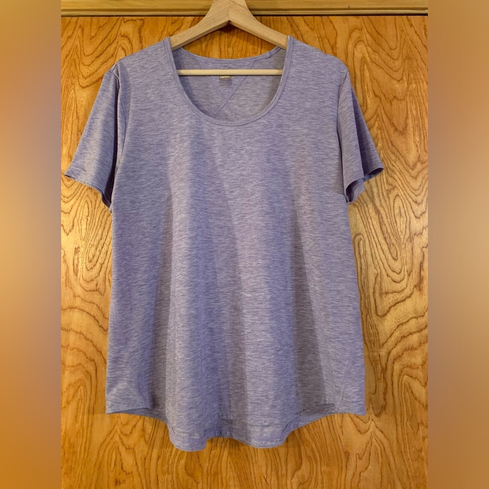 Lucy tech lavender Tee